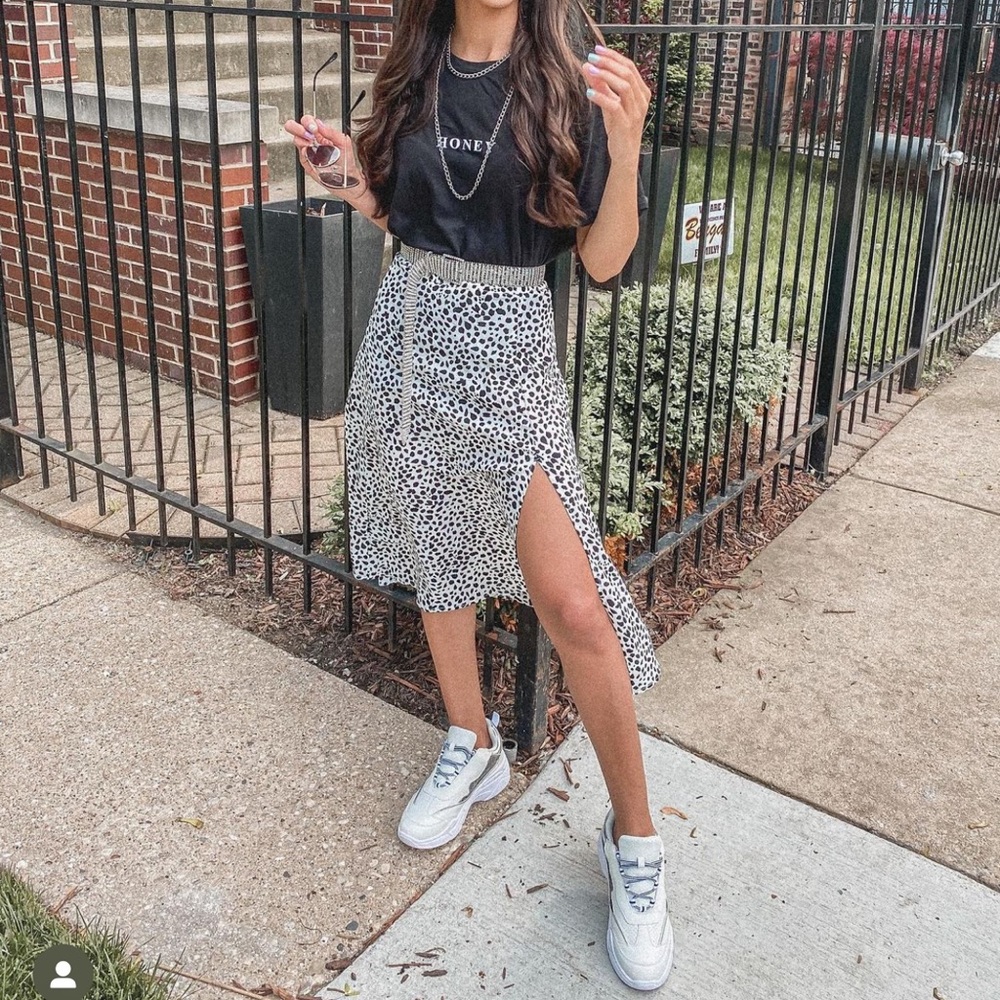 Midi skirt with slit